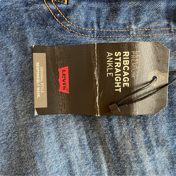 Levi’s Premium Ribcage Straight Ankle Jean NWT - Picture 3 of 6